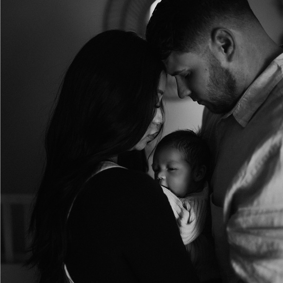 Meet your posher 🖤 - Picture 2 of 3